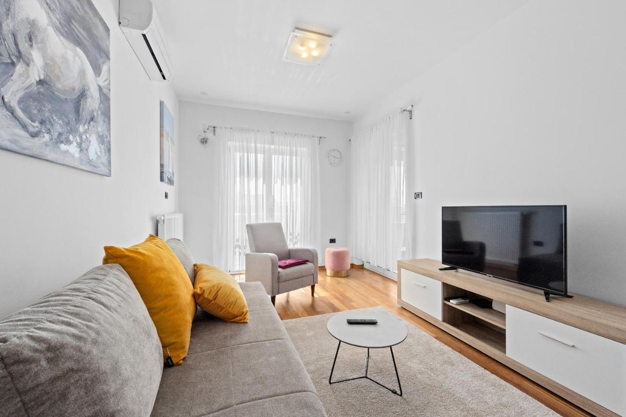 Feniks Fazana Apartman Eksteriør bilde